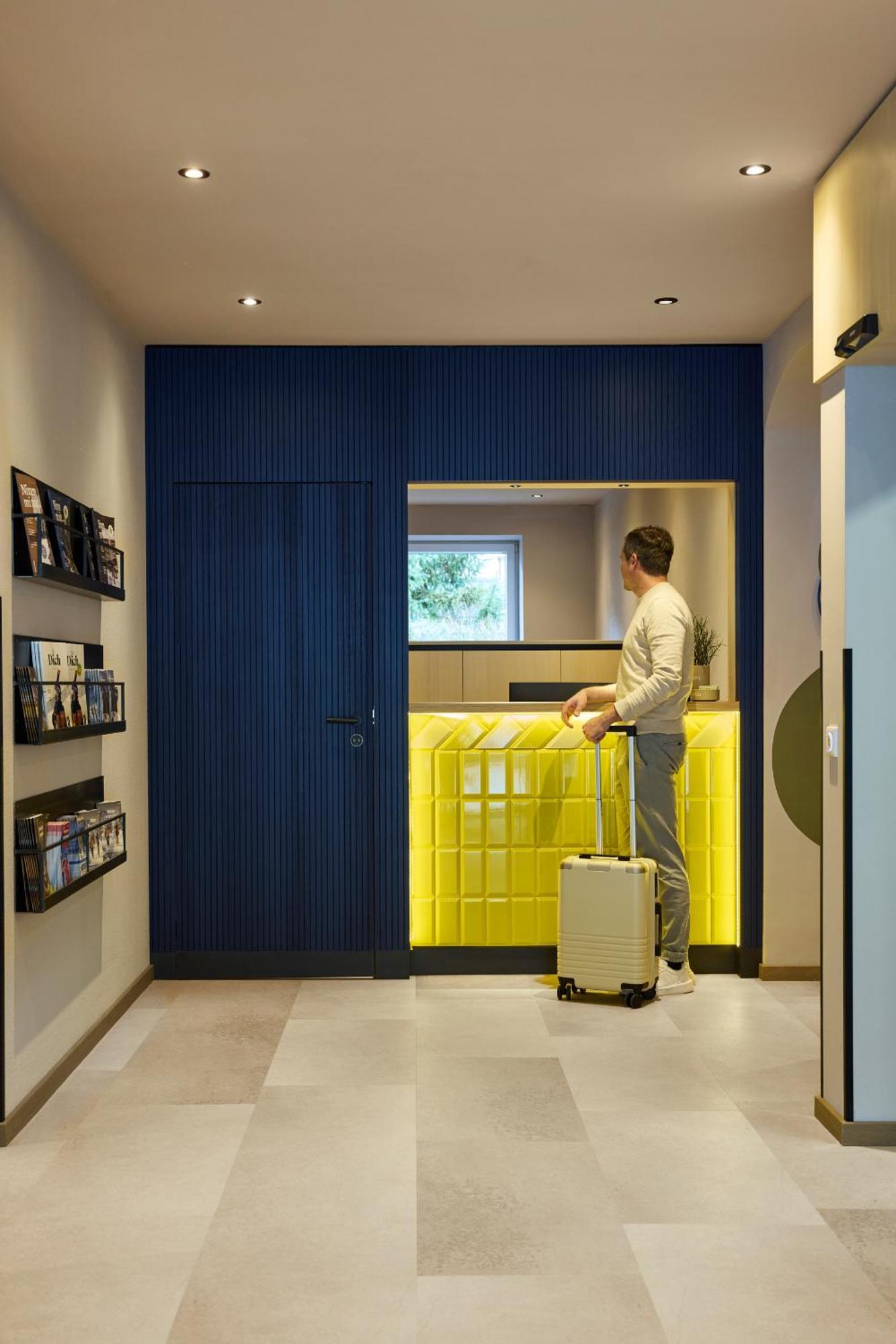 Hotel Und - Smart Alpine Stay 斯拉德明 外观 照片
