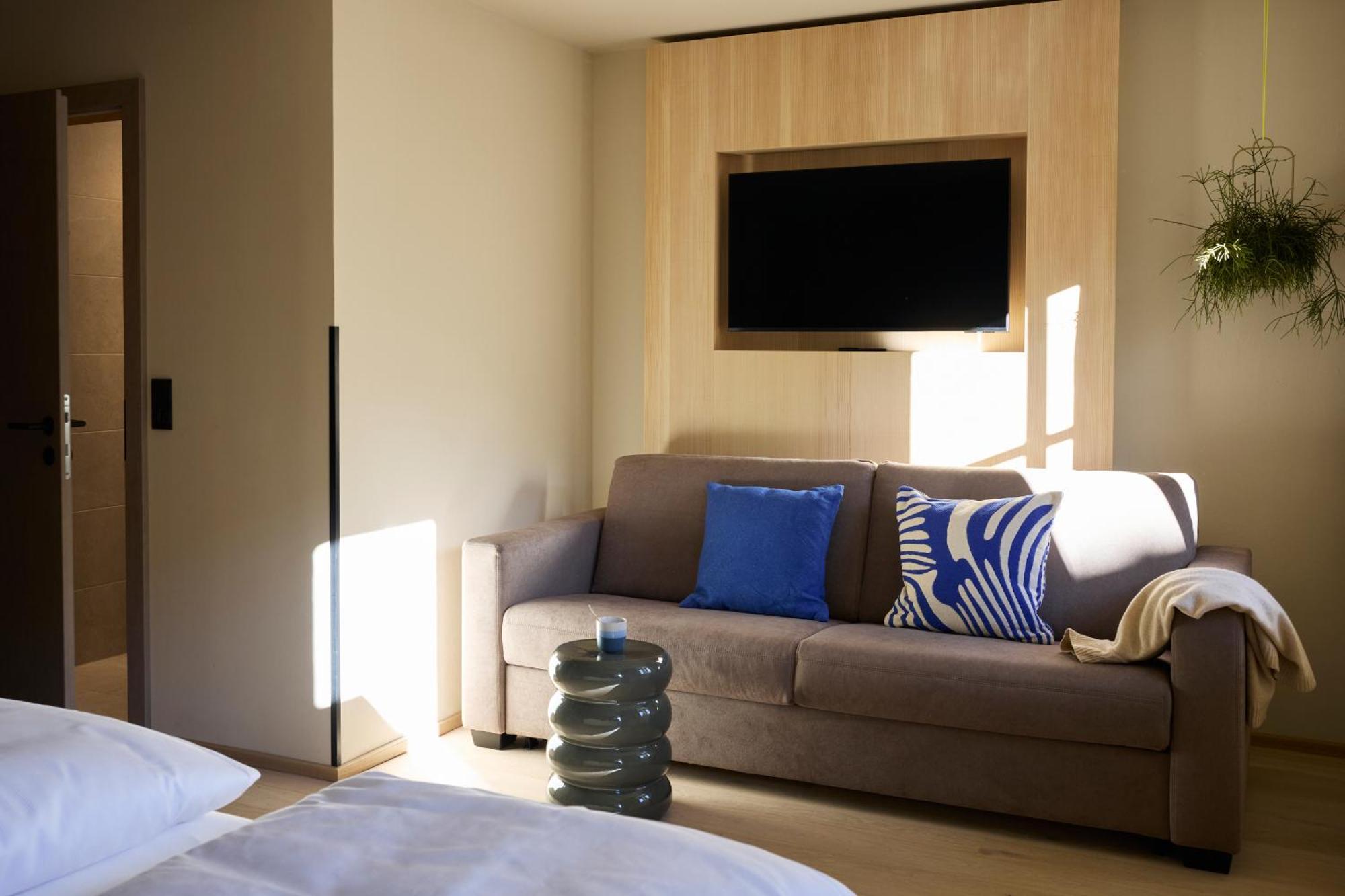 Hotel Und - Smart Alpine Stay 斯拉德明 外观 照片